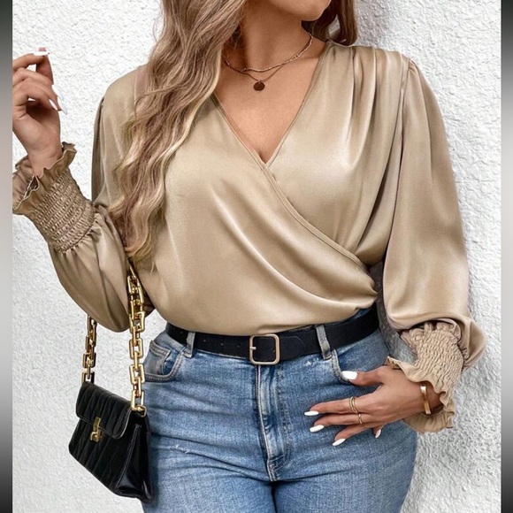 Luxe surplice neck blouse - Picture 7 of 15